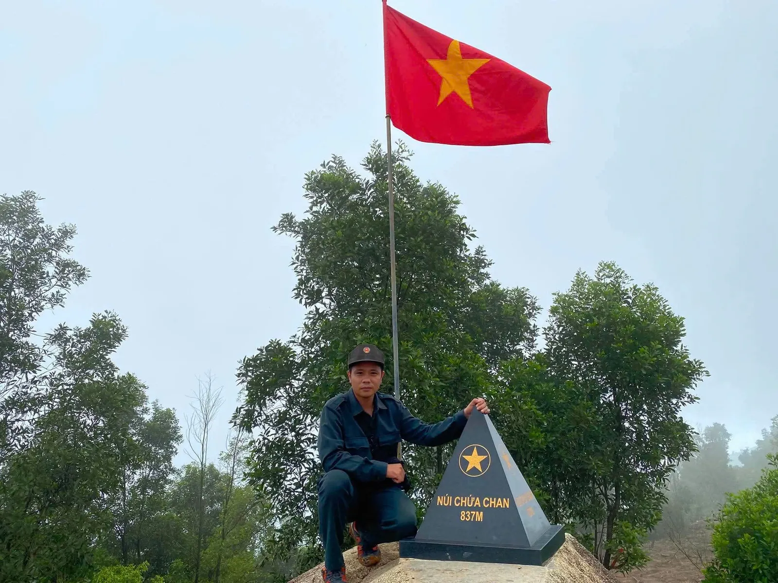 Tổ Lâm Nghiệp Trung tâm Dịch vụ tổng hợp và BTTN núi Chứa Chan tham gia khảo sát đa dạng sinh học tại núi Chứa Chan