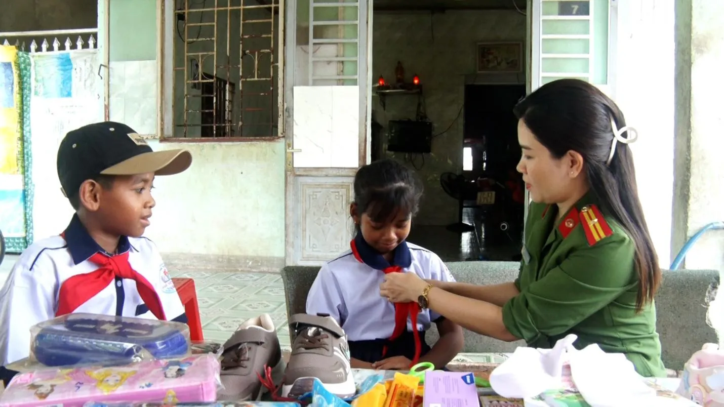 Hơi ấm tình thương của những “Mẹ đỡ đầu”