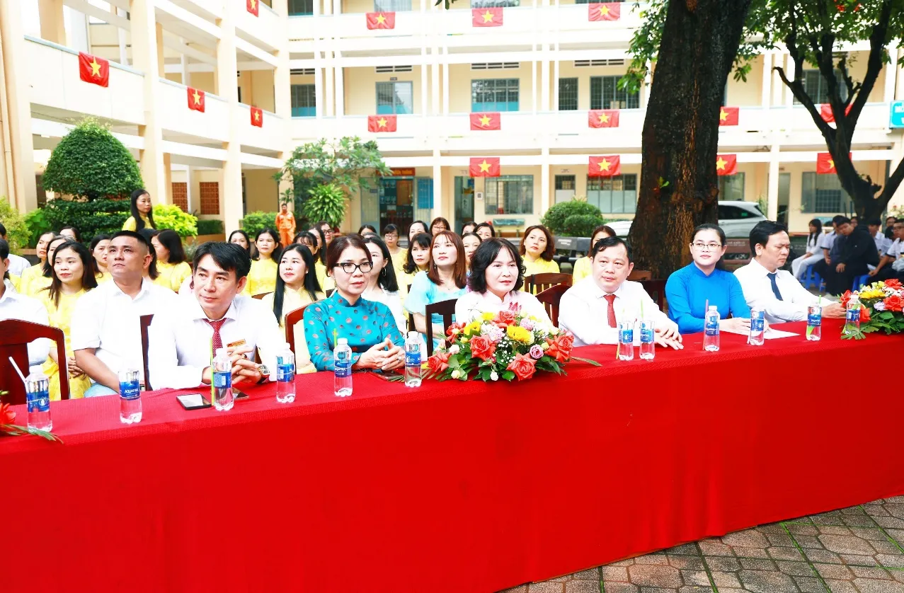 Lãnh đạo thành phố Đồng Nai dự lễ khai giảng tại trường THPT Xuân Lộc