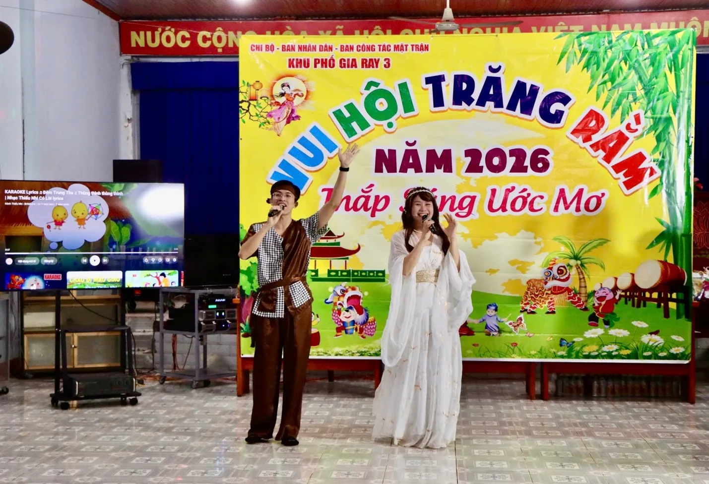 Giao lưu với hình ảnh chú Cuội và chị Hằng