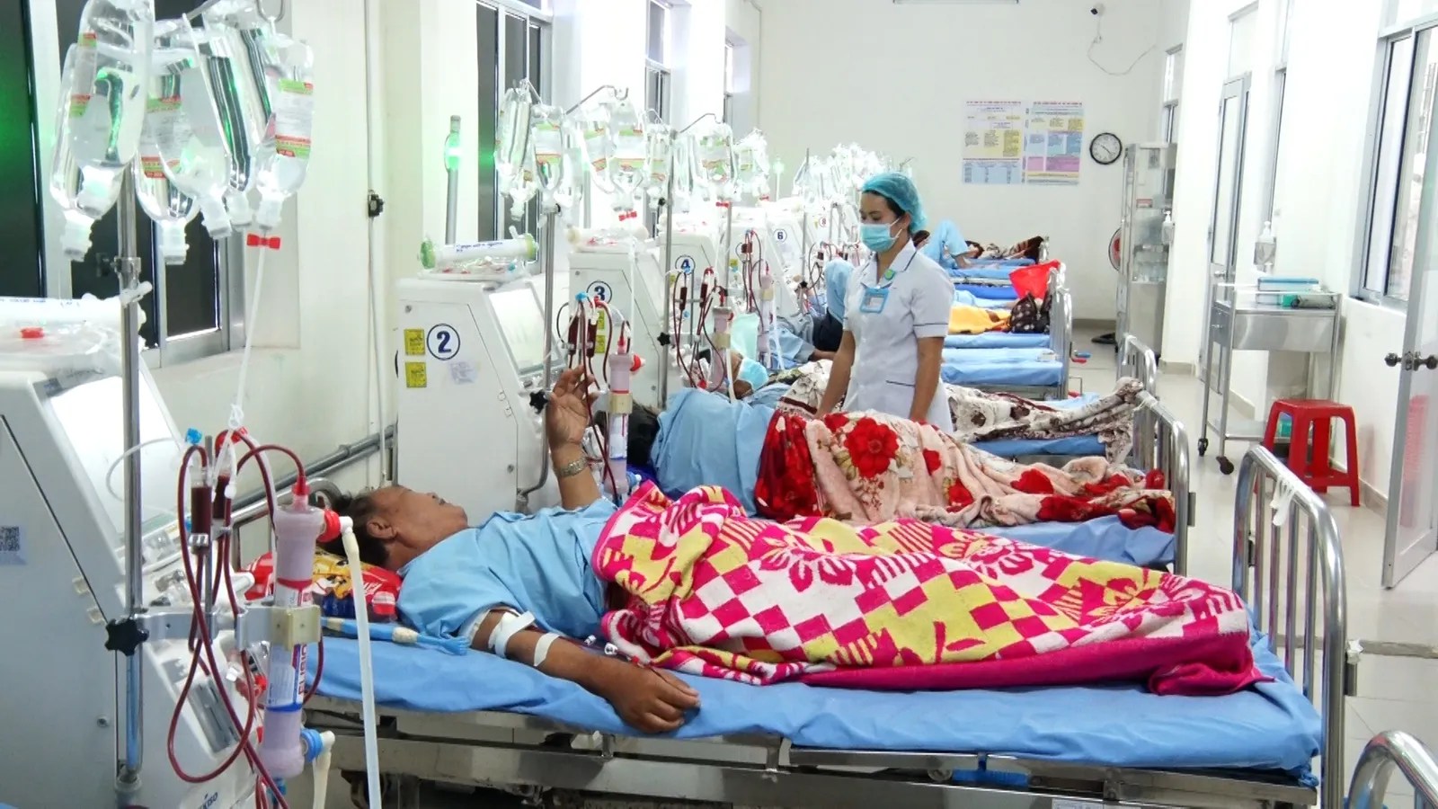 Nhu cầu chạy thận nhân tạo cho các bệnh nhân tại các vùng nông thôn.