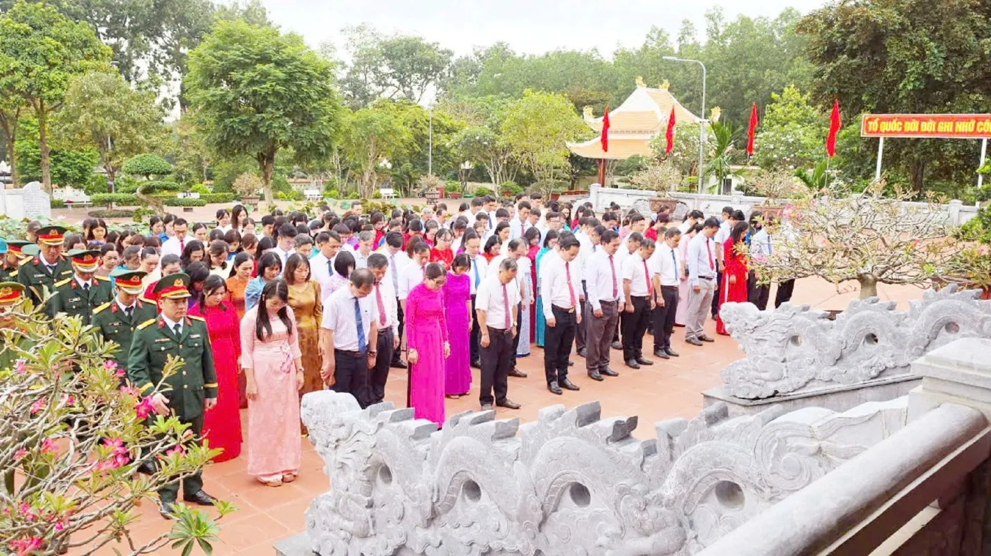 Phường Xuân Lộc viếng các Đền thờ Liệt sĩ kỷ niệm 81 năm Cách mạng Tháng Tám và Quốc khánh 2&#x002F;9