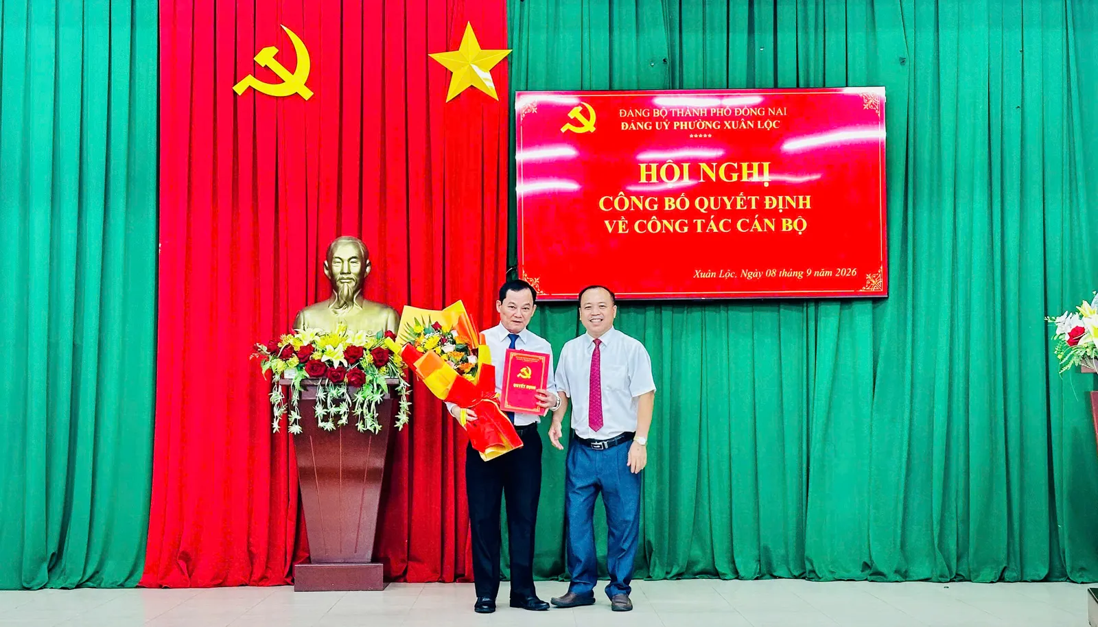 Trao quyết định chỉ định chức danh Bí thư Đảng bộ Trung tâm y tế Khu vực Xuân Lộc