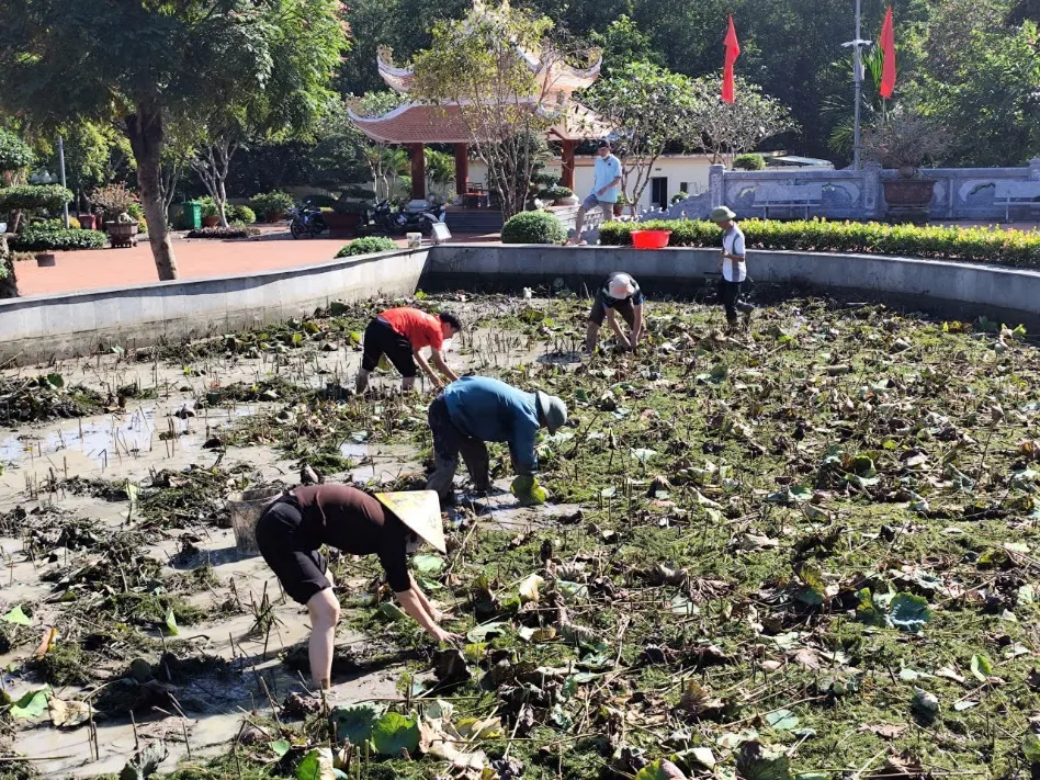 Trung tâm Dịch vụ tổng hợp và Bảo tồn thiên nhiên núi Chứa Chan ra quân chỉnh trang đền thờ Liệt sĩ
