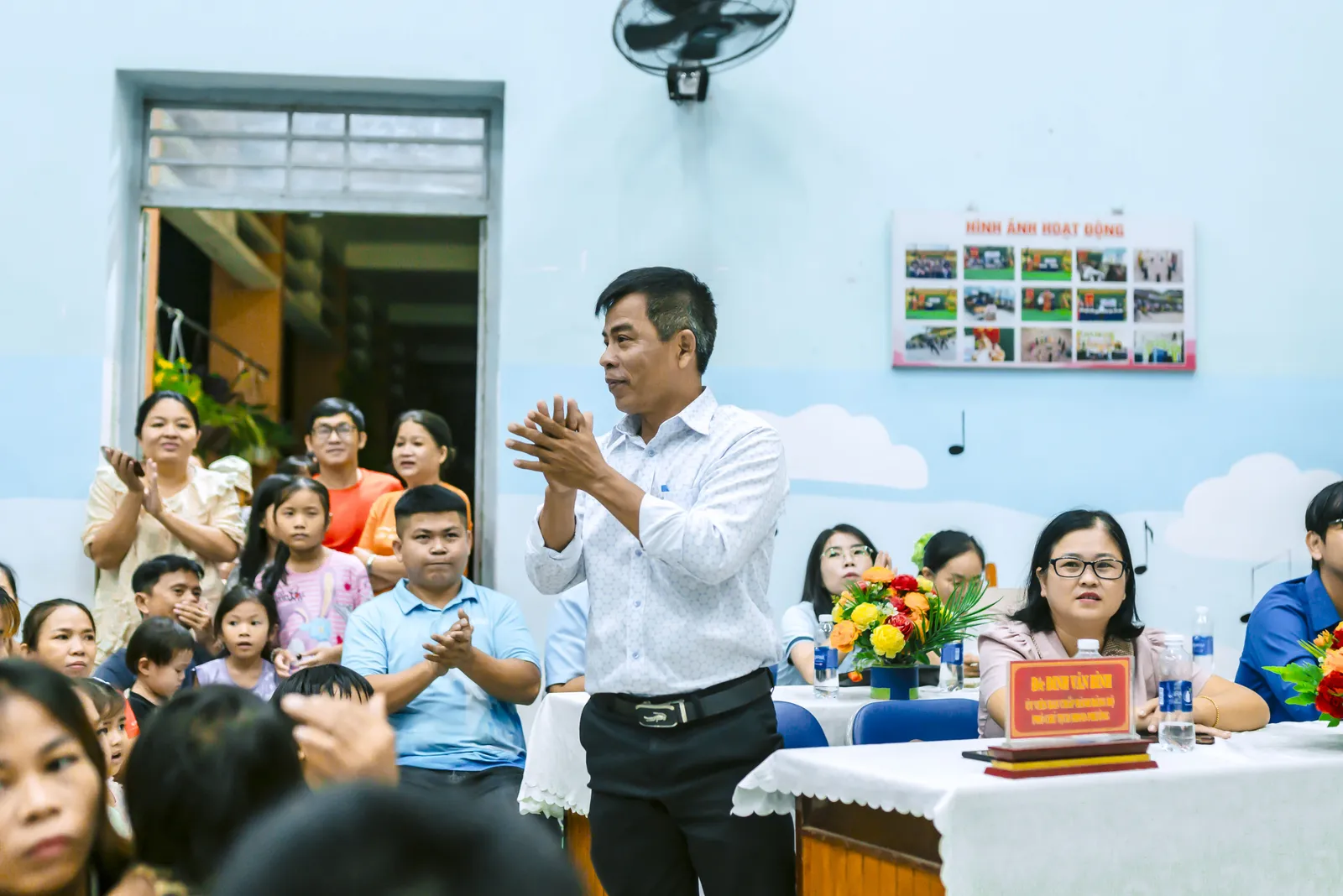 Xuân Lộc: Ấm áp đêm Trung thu - trao yêu thương, gửi niềm vui đến thiếu nhi đồng bào dân tộc thiểu số
