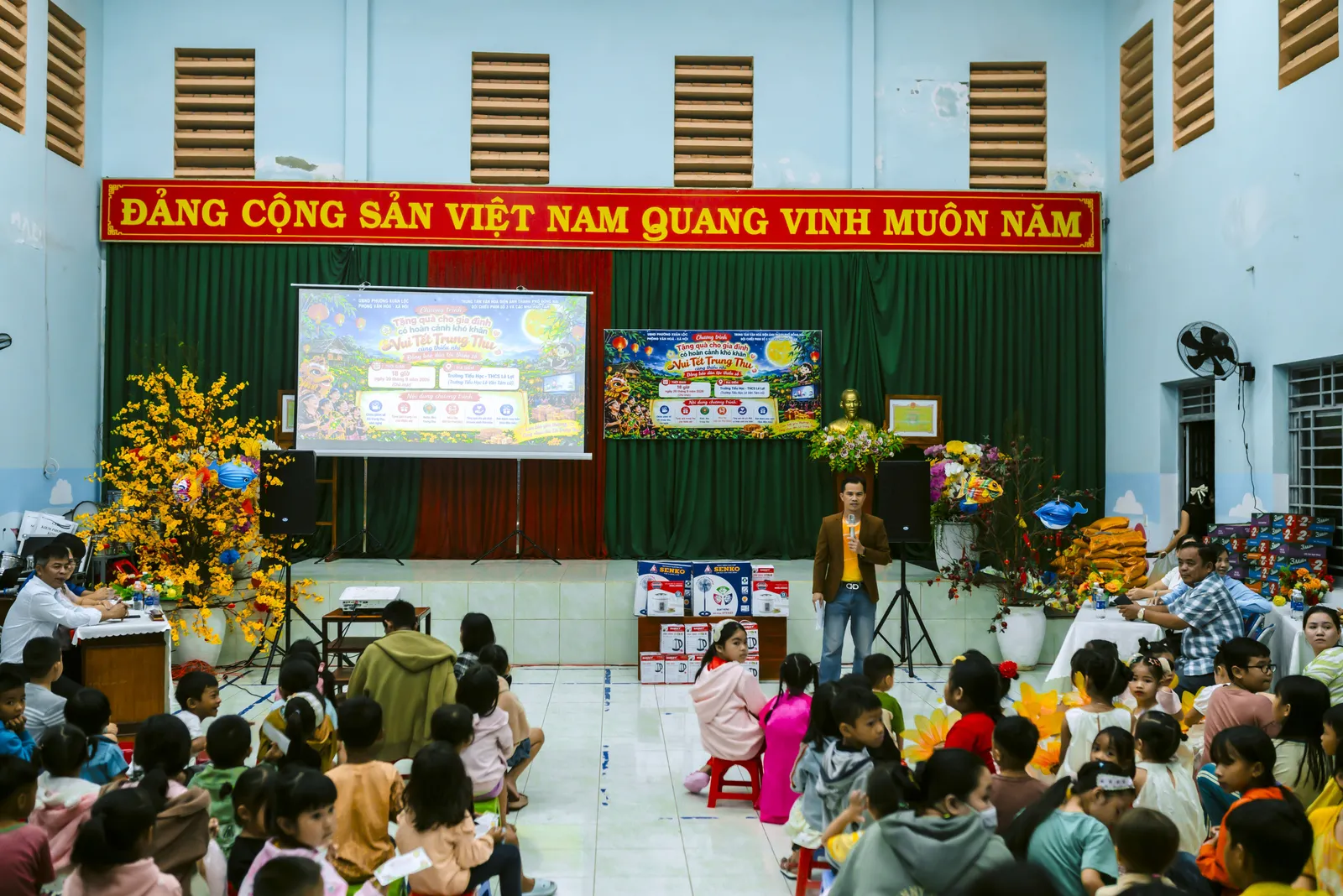 Đông đảo thiếu nhi tham gia