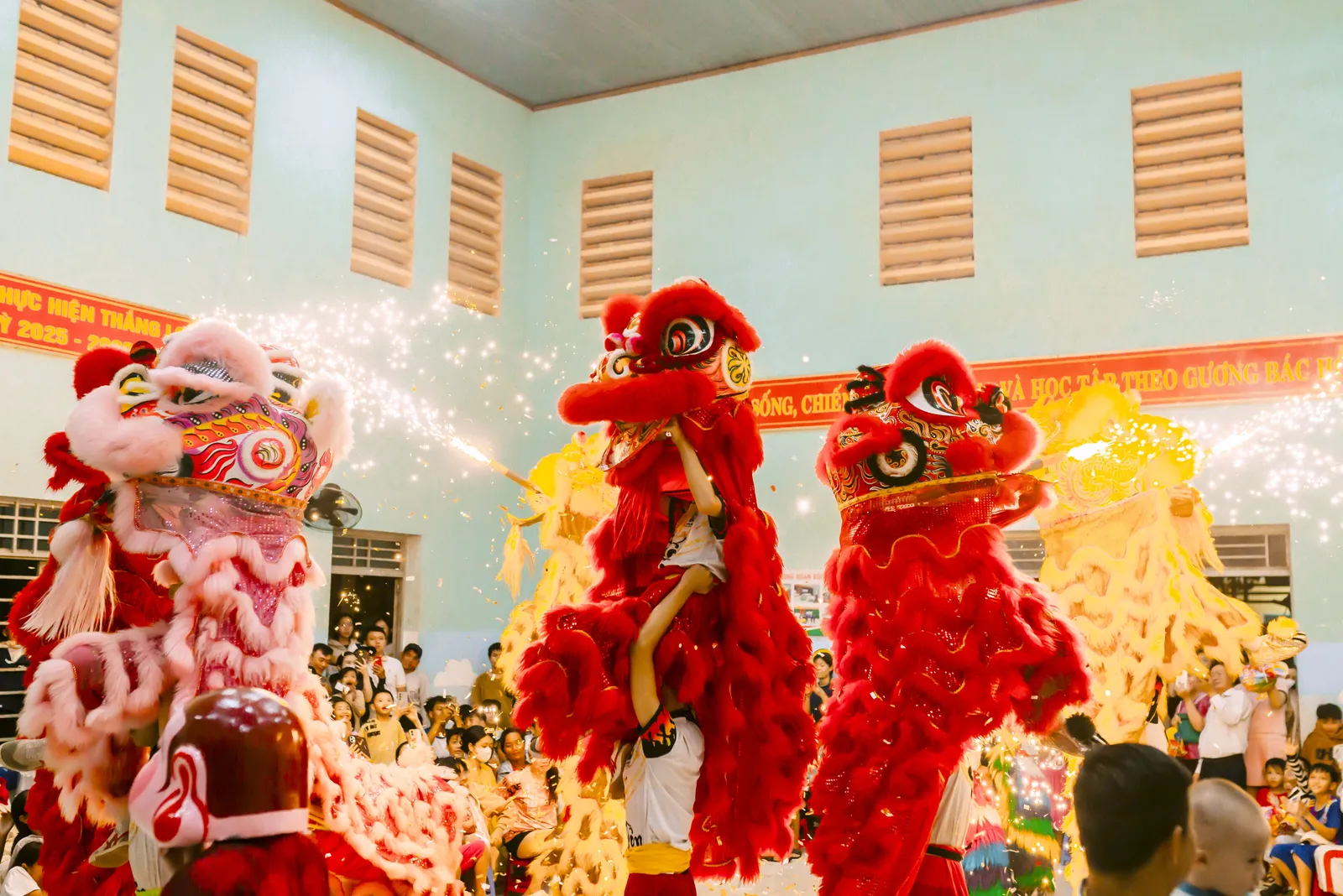 Tiết mục múa lân tại chương trình